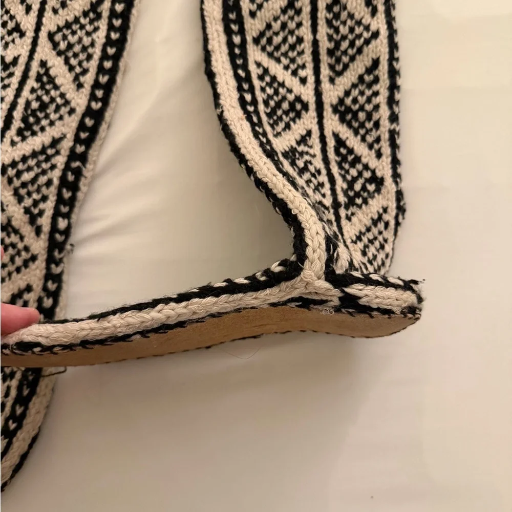 Handwoven Black and Cream Patterned Slippers